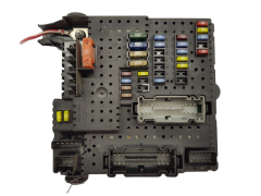 Boîtier Fusibles Volvo 8676391 12217799 Delphi Boîtier Fusibles Volvo 8676391 12217799 Delphi