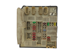 Calculateur USM - X61 8200451901 Renault 1354 Calculateur USM - X61 8200451901 Renault 1354