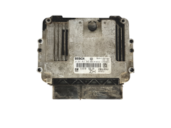 Calculateur Opel 0281011943 55556829 8973785712 Bosch 