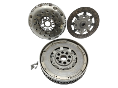 Roue bimasse + embrayage 123102067R 302058134R 1.6 DCI Renault Nissan Roue bimasse + embrayage 123102067R 302058134R 1.6 DCI Renault Nissan