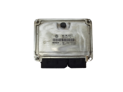 Calculateur 045906019C 0281010697 VW Bosch 18760