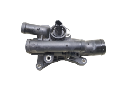 Boitier Thermostat D'eau moteur 110608920R A6082000015 1.5 BluedCi CDI Renault Boitier Thermostat D'eau moteur 110608920R A6082000015 1.5 BluedCi CDI Renault