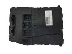 Calculateur UCH N2 8200525384 S118400150D Renault Siemens 2127
