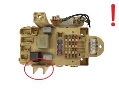 Boîtier Fusibles Toyota 82730-0D040 20831