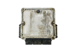 Calculateur 0281010637 8200211711 8200085386 Renault Bosch 38932