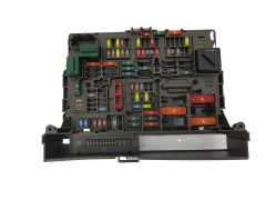 Boîtier Fusibles BMW 9119445-02 18231.000.000A B010106900 BJ3A119685