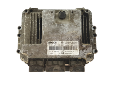 Calculateur 0281011646 8200305678 8200355802  Renault Bosch