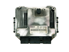 Calculateur 0281011275 8200305678 8200269879 Renault Bosch 31169