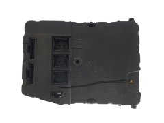 Calculateur UCH X84 N3 8200306437 S118400310K Renault Siemens 1900