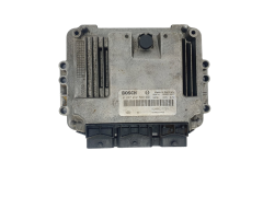 Calculateur 0281012589 8200527725 8200527756 Renault Bosch 45289