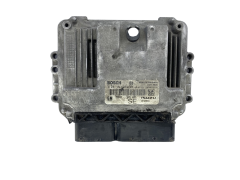 Calculateur 0281011381 12992629 Opel Bosch 51266