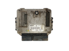 Calculateur Opel 0281011943 55556829 8973785711 Bosch 42327