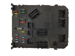 Calculateur BSI E01-00 9653667580 S118085320E PSA Siemens 1391