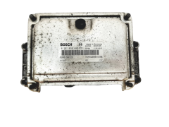 Calculateur 0281010442 8200199726 8200049306 Renault Bosch 19867