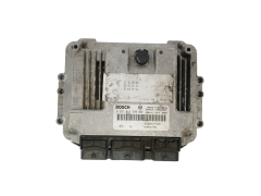 Calculateur 0281012589 8200527725 8200527756 Renault Bosch 37408