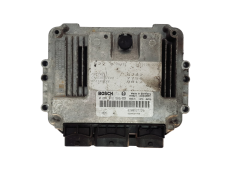 Calculateur 0281012589 8200527725 8200527756 Renault Bosch 30894