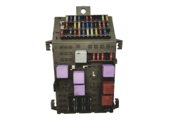 Boîtier Fusibles 8200043240 Renault 19003