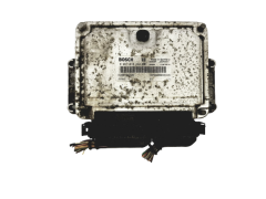 Calculateur 0281010442 8200199726 8200049306 Renault Bosch 17061