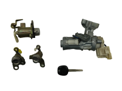 Commutateur D’allumage Toyota Yaris 45020-52-1 1584 R818 L818 7957B