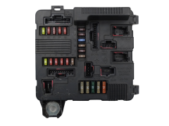 Calculateur Renault UPC X84 N2 8200306032A S118399200D Siemens Calculateur Renault UPC X84 N2 8200306032A S118399200D Siemens