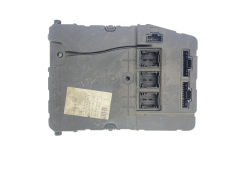 Calculateur Renault UCH N3 8200606830 S118400260G Siemens 58989 Calculateur Renault UCH N3 8200606830 S118400260G Siemens 58989