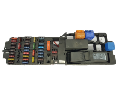 Boîtier Fusibles Mercedes 2025455240 08820210
