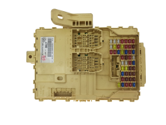 Boîtier Fusibles 91950-J7090 13-18807-085 Kia Yura Corporation Boîtier Fusibles 91950-J7090 13-18807-085 Kia Yura Corporation