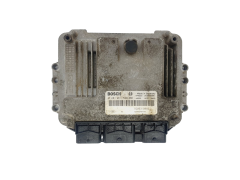 Calculateur 0281011549 8200310863 8200370779 Renault Bosch 42764