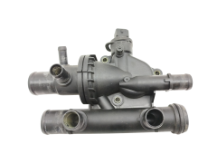 Boitier Thermostat D'eau moteur 8200154296 Renault Espace 4 2.2 DCI