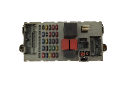 Boîtier Fusibles Fiat 51744898 NPL 46520600 CPL Delphi 18376