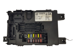 Boîtier Fusibles Opel 13265078 28100927 GK GM Boîtier Fusibles Opel 13265078 28100927 GK GM