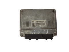 Calculateur 03E906023B 5WP40808 04 03E906023B VW Siemens