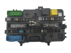 Boîtier Fusibles Opel 1322173 5DK008669 GM