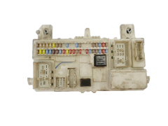 Boîtier Fusibles Volvo 30728906 519096408 37939 Boîtier Fusibles Volvo 30728906 519096408 37939