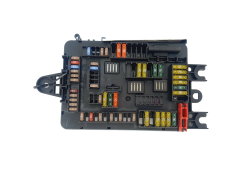 Boîtier Fusibles 6114 V8 9337880 01  BMW