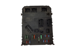 Calculateur BSI E01-00 9653667580 S118085320E PSA Siemens