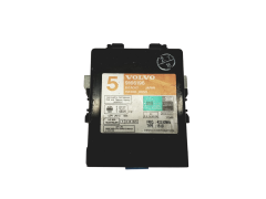 Calculateur De Verrou Volvo 9166196 151300-8050 Denso 31006