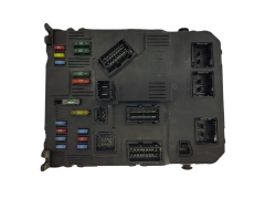 Calculateur BSI E02-00 9653667680 S118085220E PSA Siemens 1685