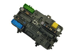 Calculateur Opel 13206762 5DK008669-32 HK GM Hella 68822
