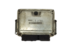 Calculateur 0281010501 8200118521 8200049304 Renault Bosch 15959