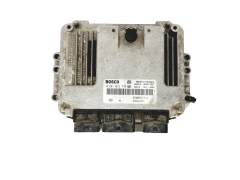 Calculateur 0281012770 8200527713 8200631577 Renault Bosch 24507