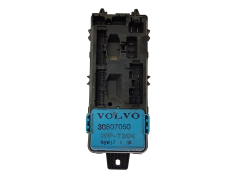 Boîtier Fusibles Volvo 30807016 30807050