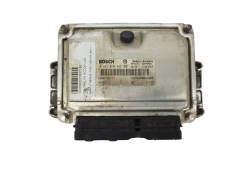 Calculateur 0281010442 8200199726 8200049306 Renault Bosch 3374