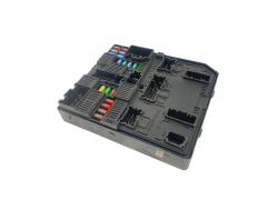 Calculateur 284B69556R 58G112F04 Renault
