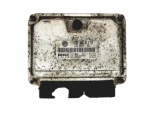 Calculateur 038906012CM 0281010379 VW Bosch 18902