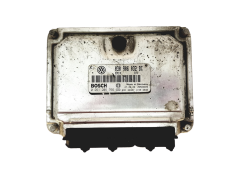 Calculateur 0261206766 030906032BC VW Bosch 30010
