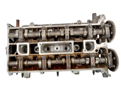 La Culasse Ford 3S4G-6090-AA 1S7G-6A271-BG 2.0 16V AODA La Culasse Ford 3S4G-6090-AA 1S7G-6A271-BG 2.0 16V AODA