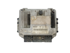 Calculateur 0281011276 8200305678 8200304606 Renault Bosch 38781