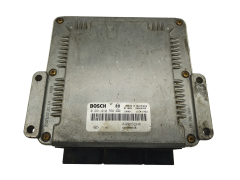 Calculateur 0281010556 8200153946 8200095416 Renault Bosch 68176