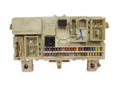 Boîtier Fusibles Volvo 30728906 519096408 19532 Boîtier Fusibles Volvo 30728906 519096408 19532